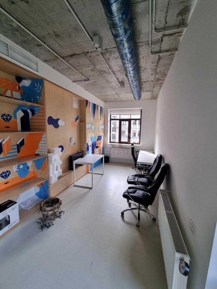 Office vul. Vozdvyzhens'ka 51А, 650m2568820