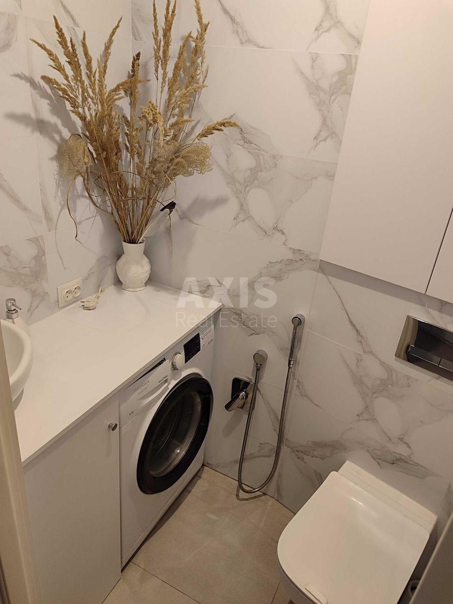 3k apartment vul. Entuziastiv 5/15
