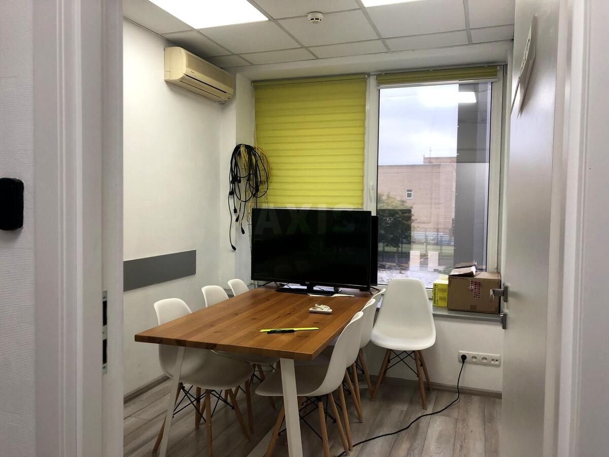 Office vul. Strutyns'kogo Sergija 8, 160m26114611