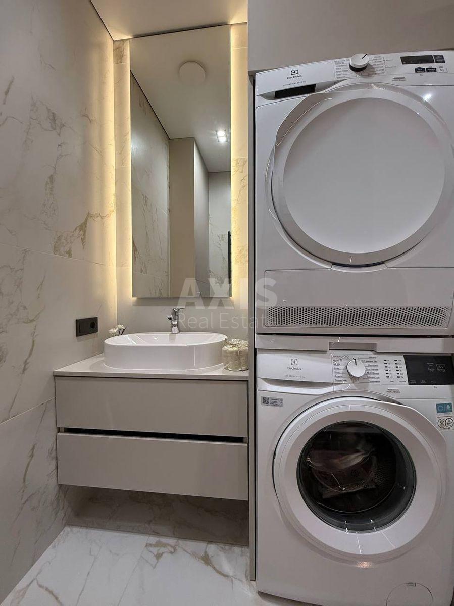 4k apartment vul. Rodyny Kristeriv 145813515