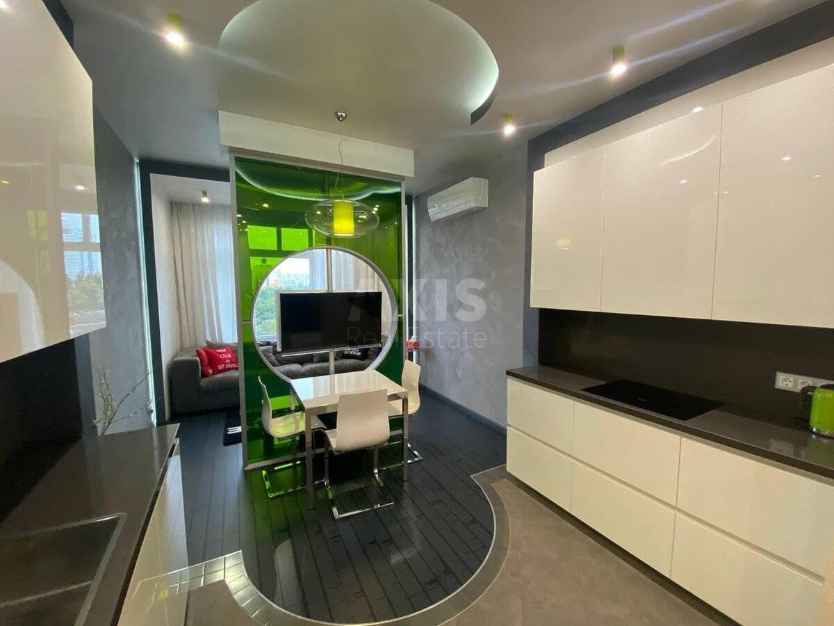 3k apartment vul. Parkovo-Syrec'ka 4Б58052