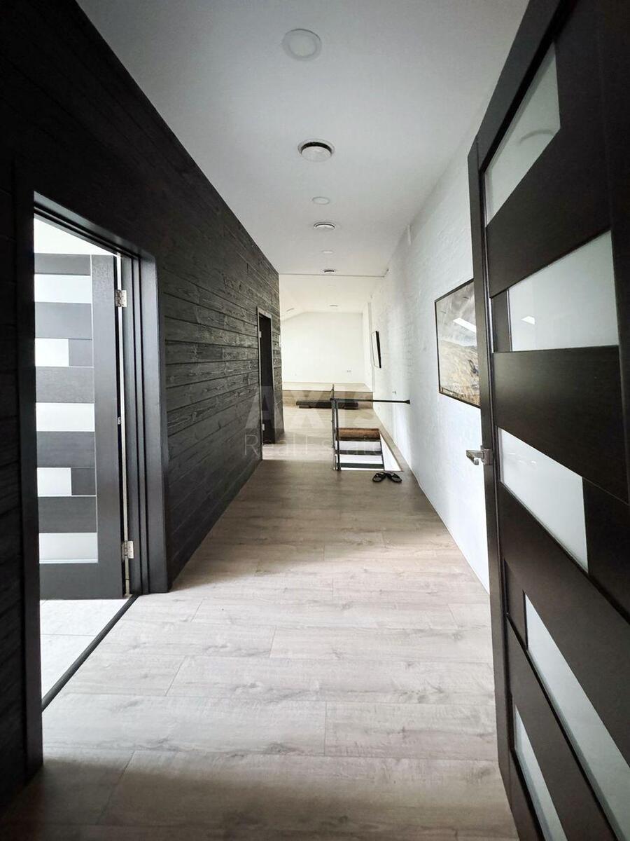 Office vul. Myhajlivs'ka 16, 160m22