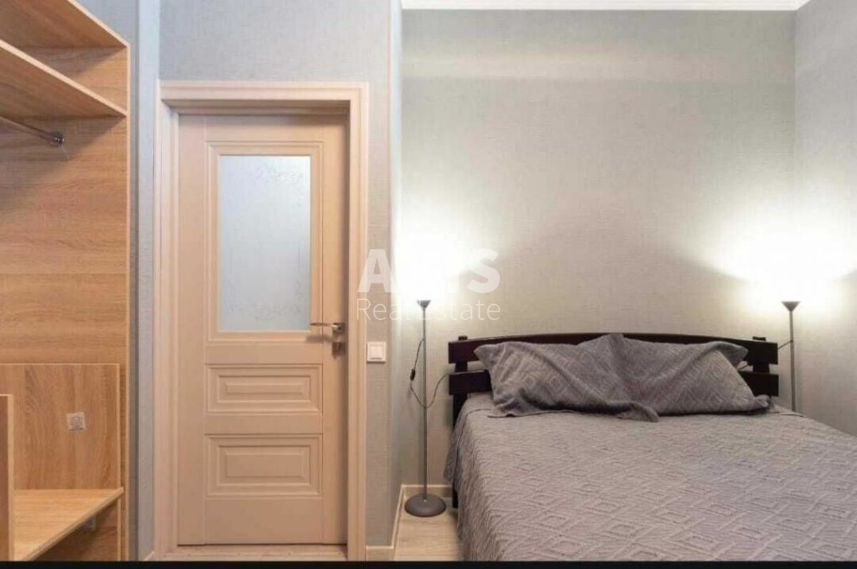 3k apartment vul. Pysarzhevs'kogo Akademika 8а9