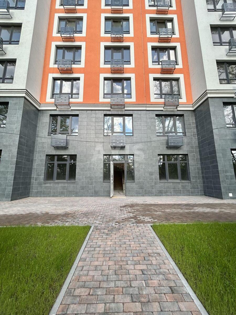 Service object vul. Zhyvopysna 3, 102m257686