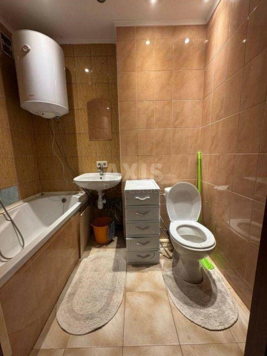 3k apartment pr-t Poryka Vasylja 15А3