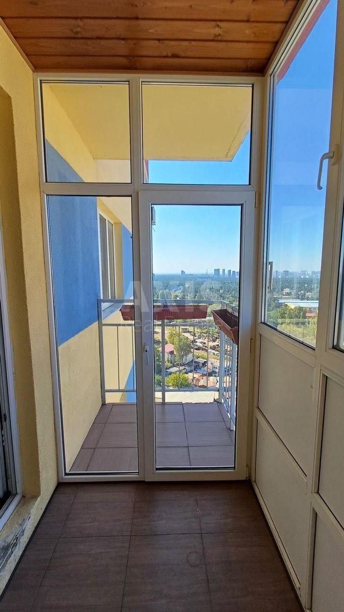 4k apartment vul. Boryspil's'ka 252