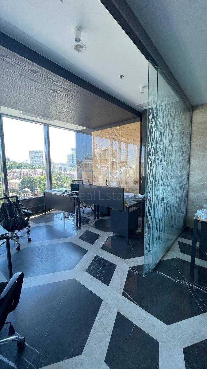 Офис пл. Спортивная 1А, 118м2