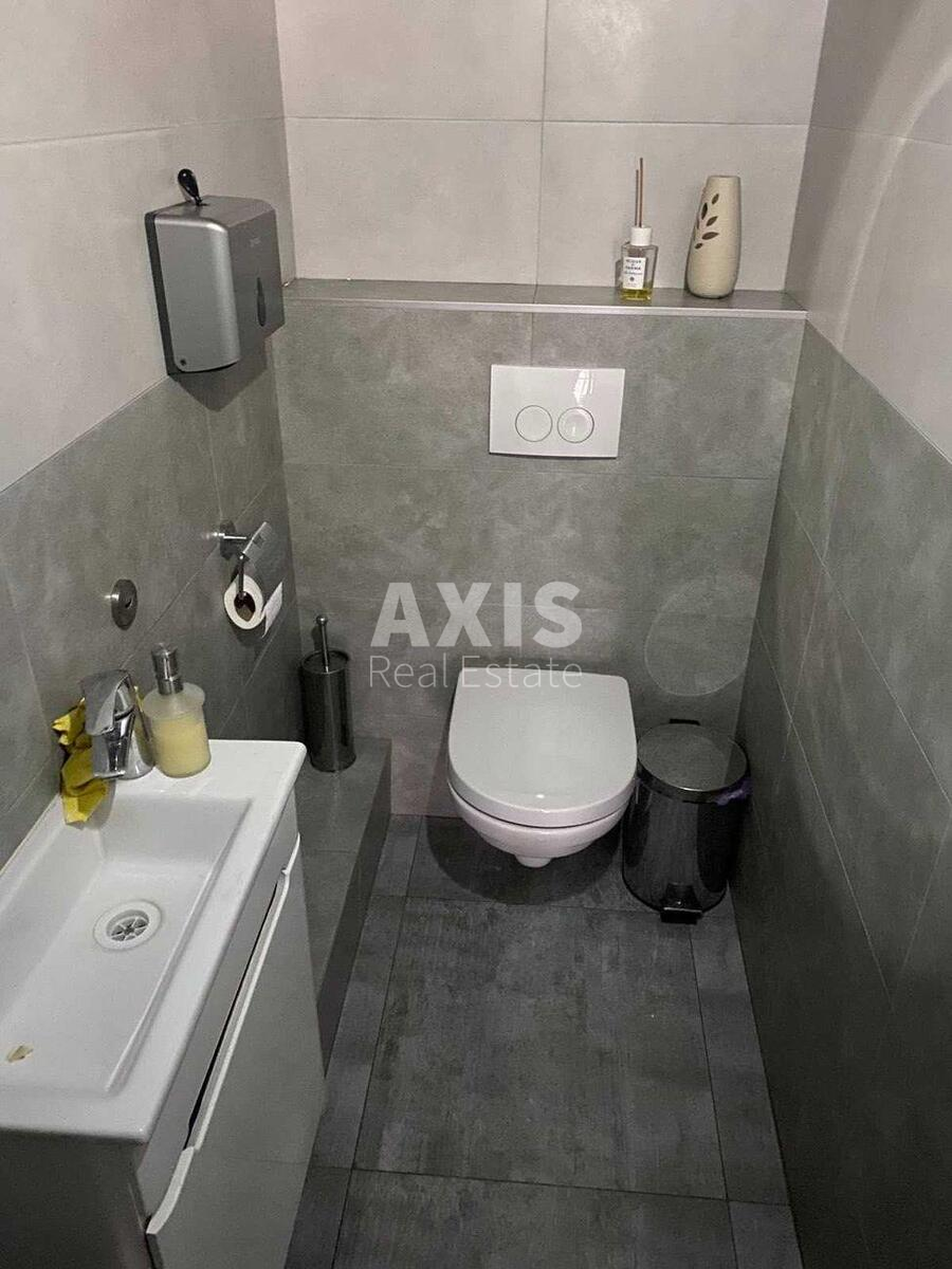 Office vul. Lypkivs'kogo Vasylja Mytropolyta 37Б, 125m25551810