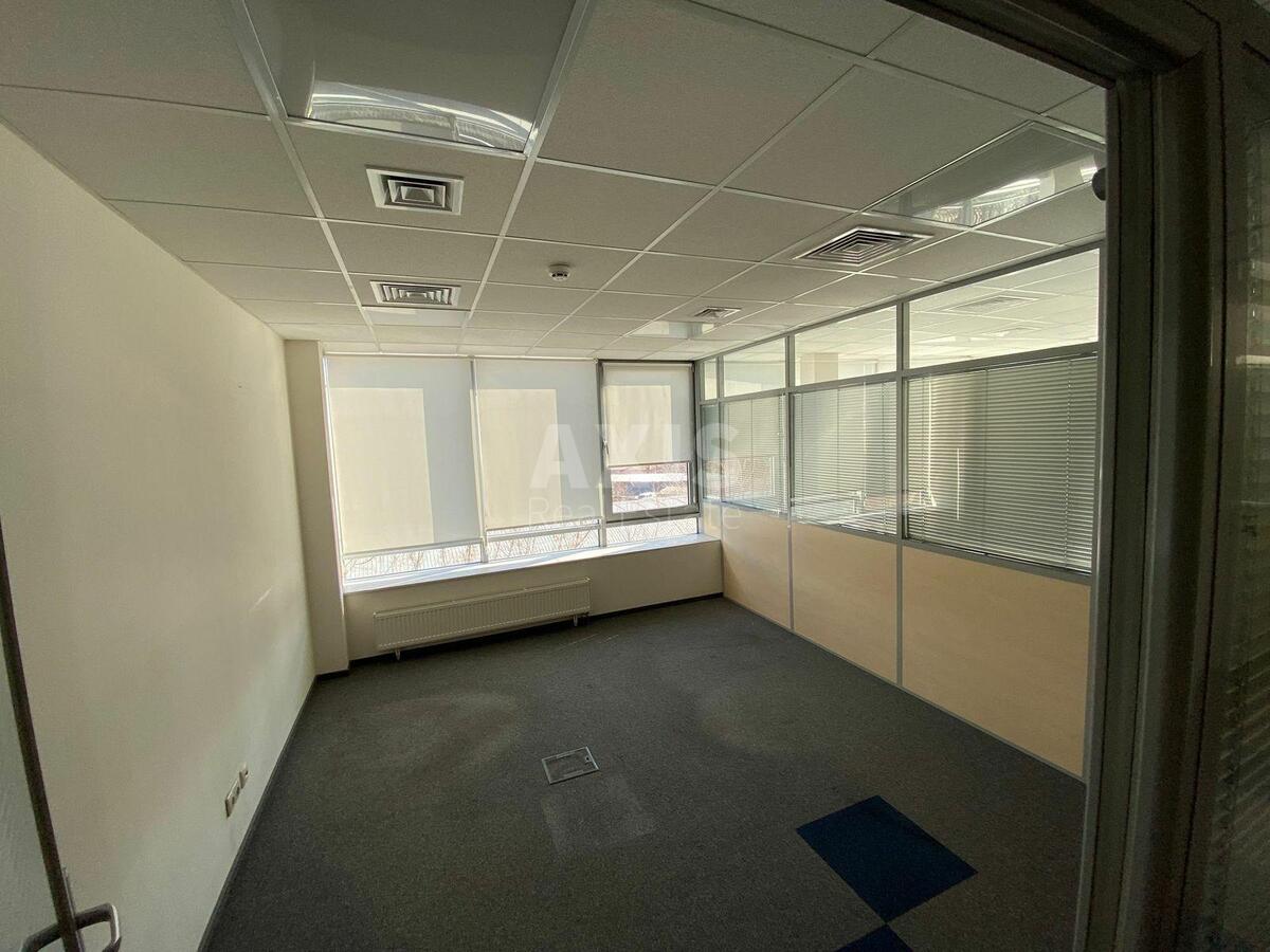 Office vul. Degtjarivs'ka 27Т, 700m23
