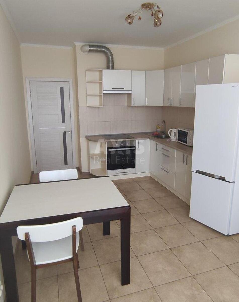 1k apartment vul. Radchenka Petra 8