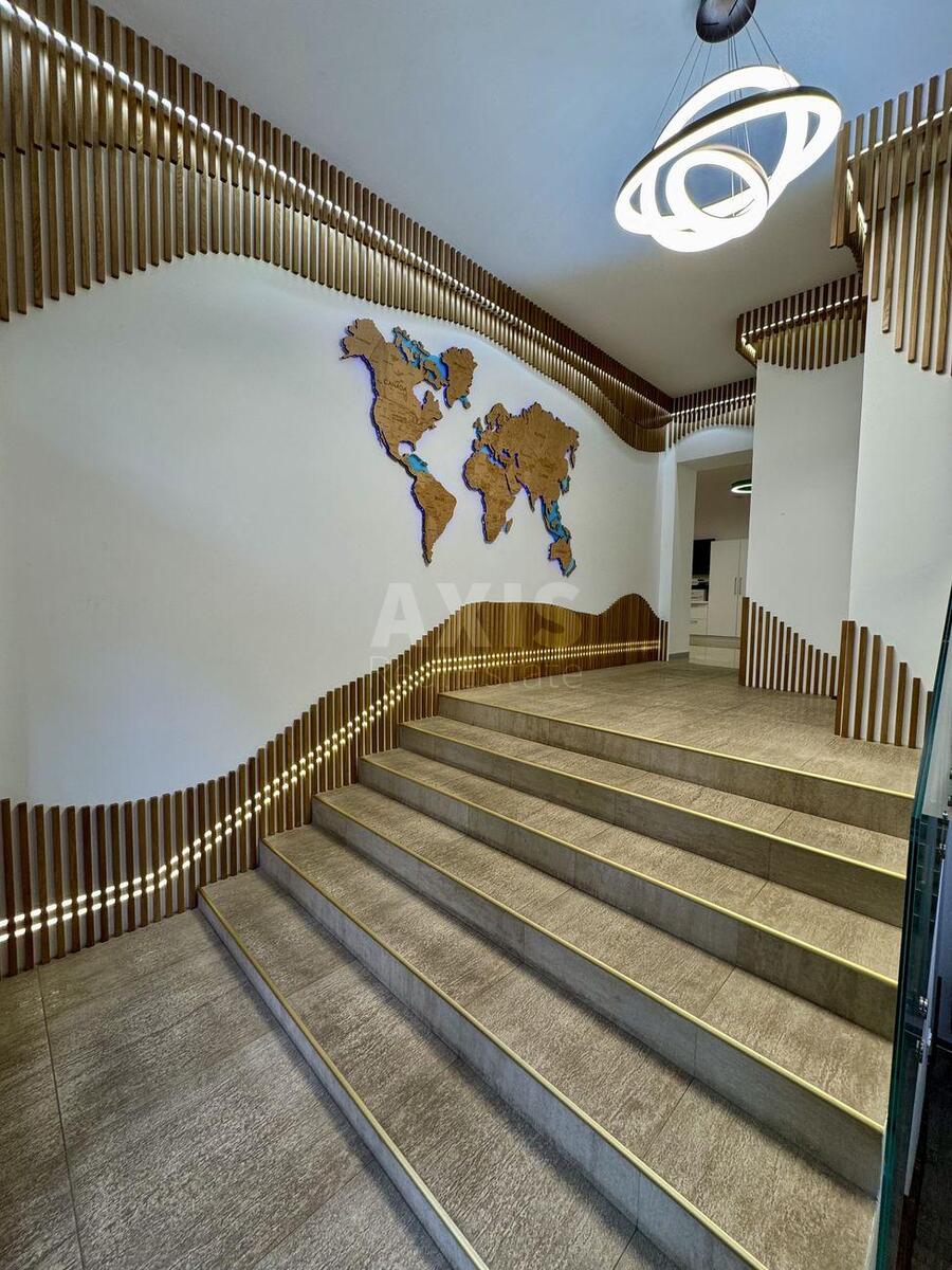 Office vul. Obolons'ka naberezhna 19, 352m20