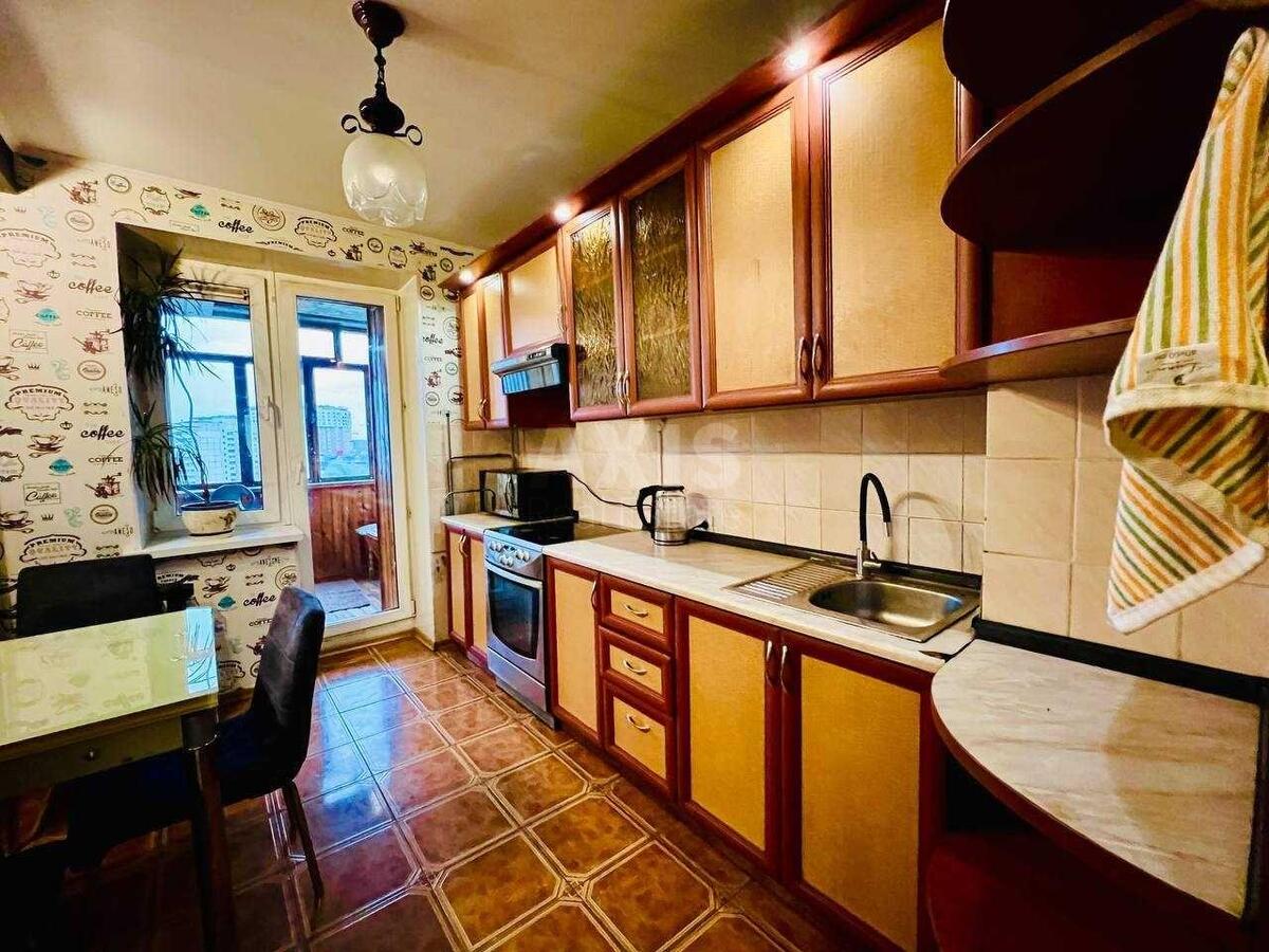 2k apartment vul. Lobanovs'kogo 14