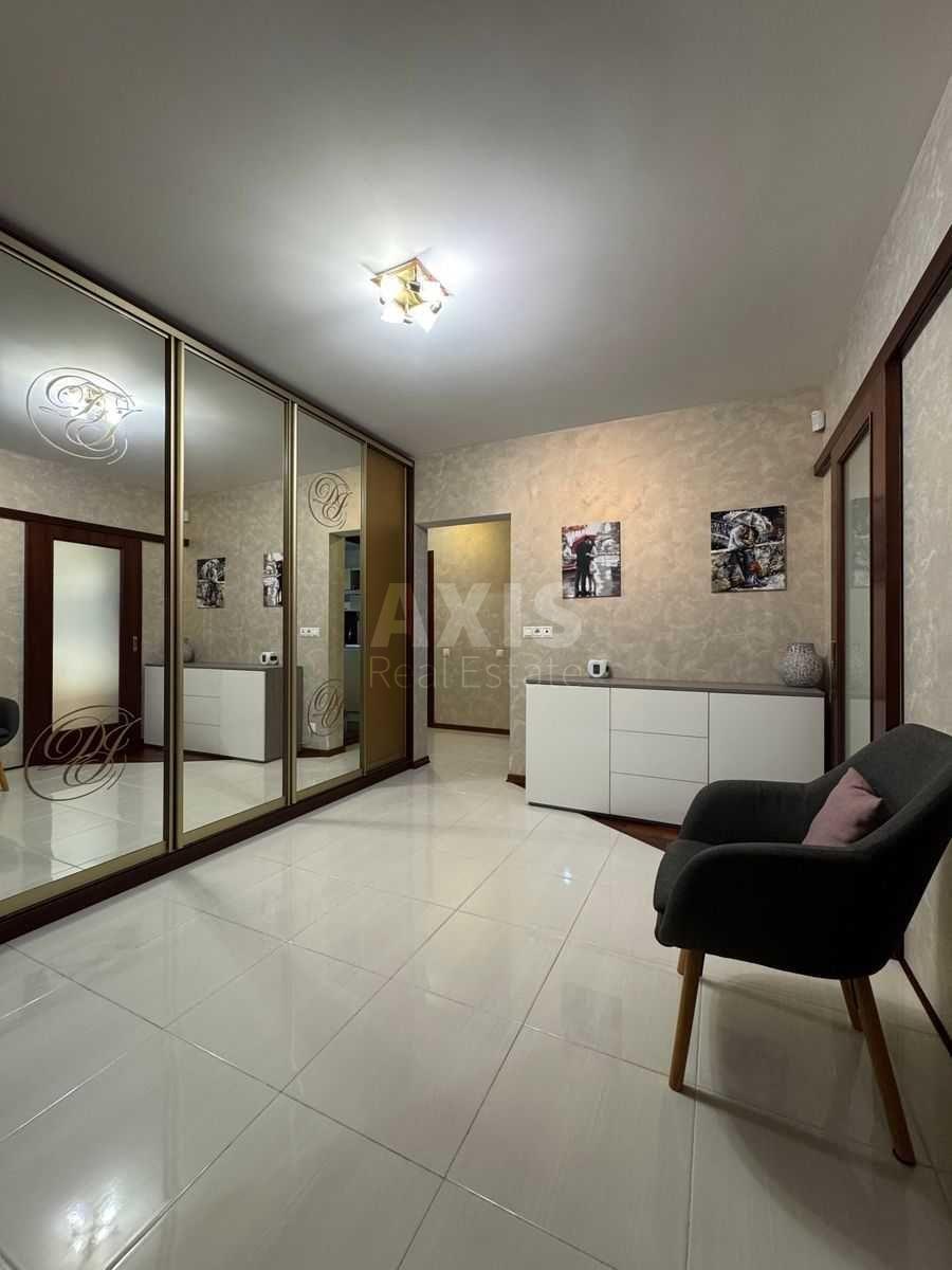 3k apartment vul. Puljuja Ivana 214