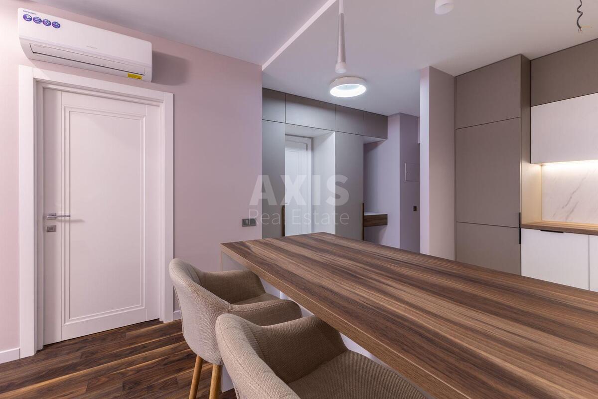 2k apartment vul. Lypkivs'kogo Vasylja Mytropolyta 16В6