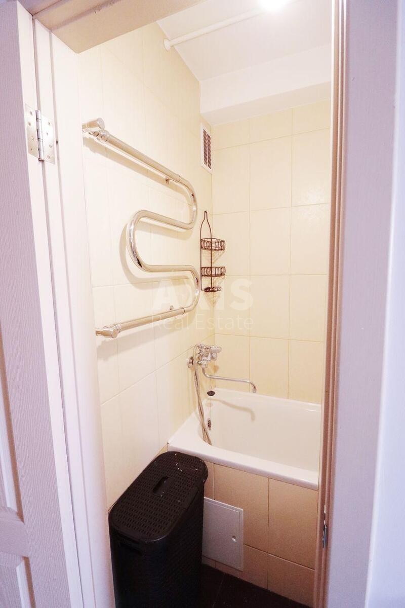 1k apartment vul. Malynovs'kogo Marshala 32Б6