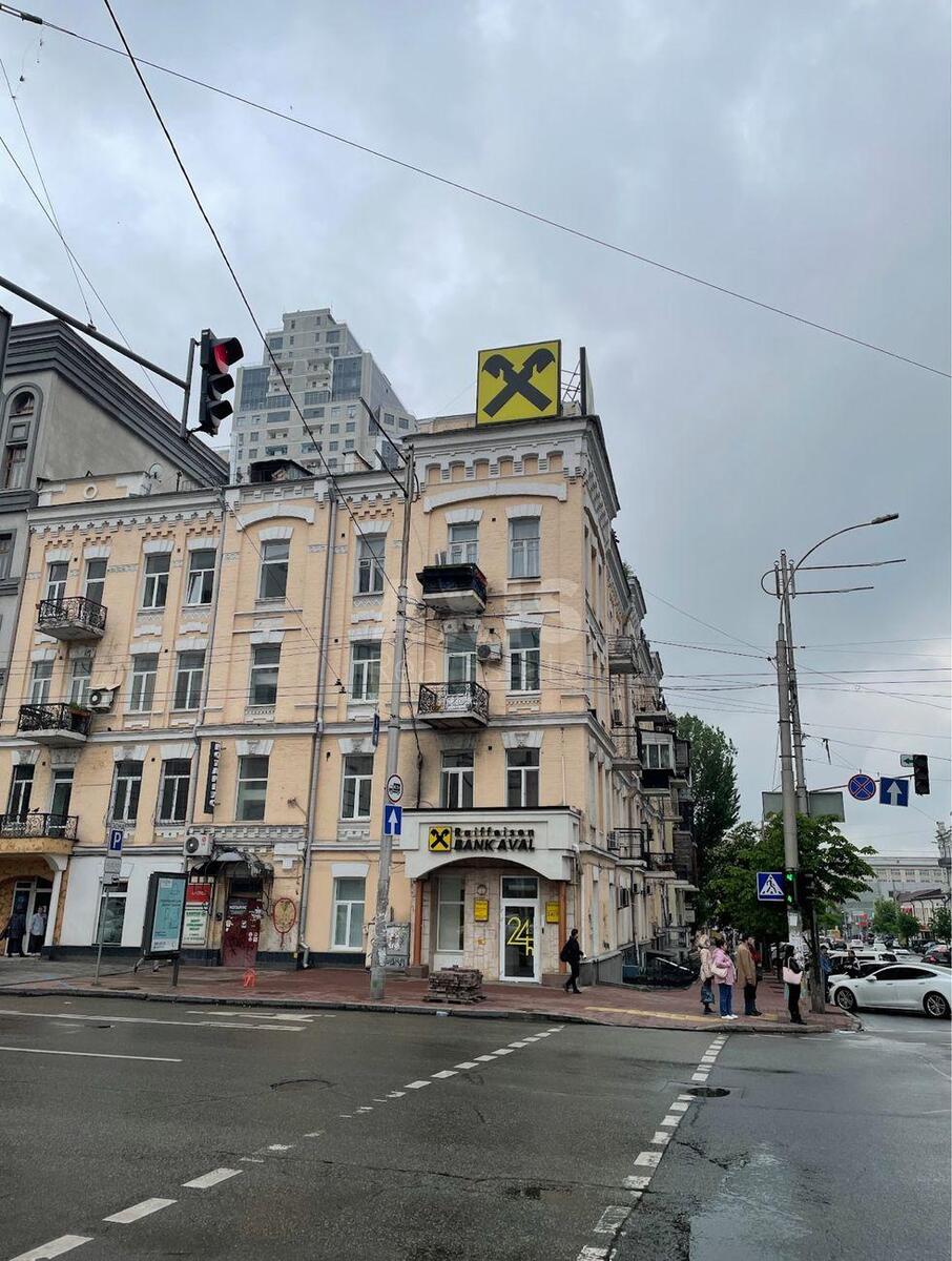 Объект торговли ул. Антоновича 44, 76м21