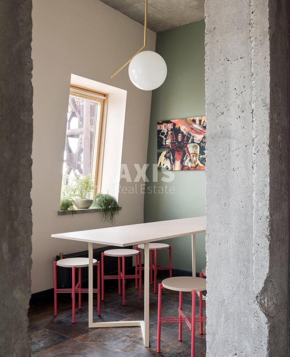 Office vul. Jevgena Konoval'cja 36, 264m26