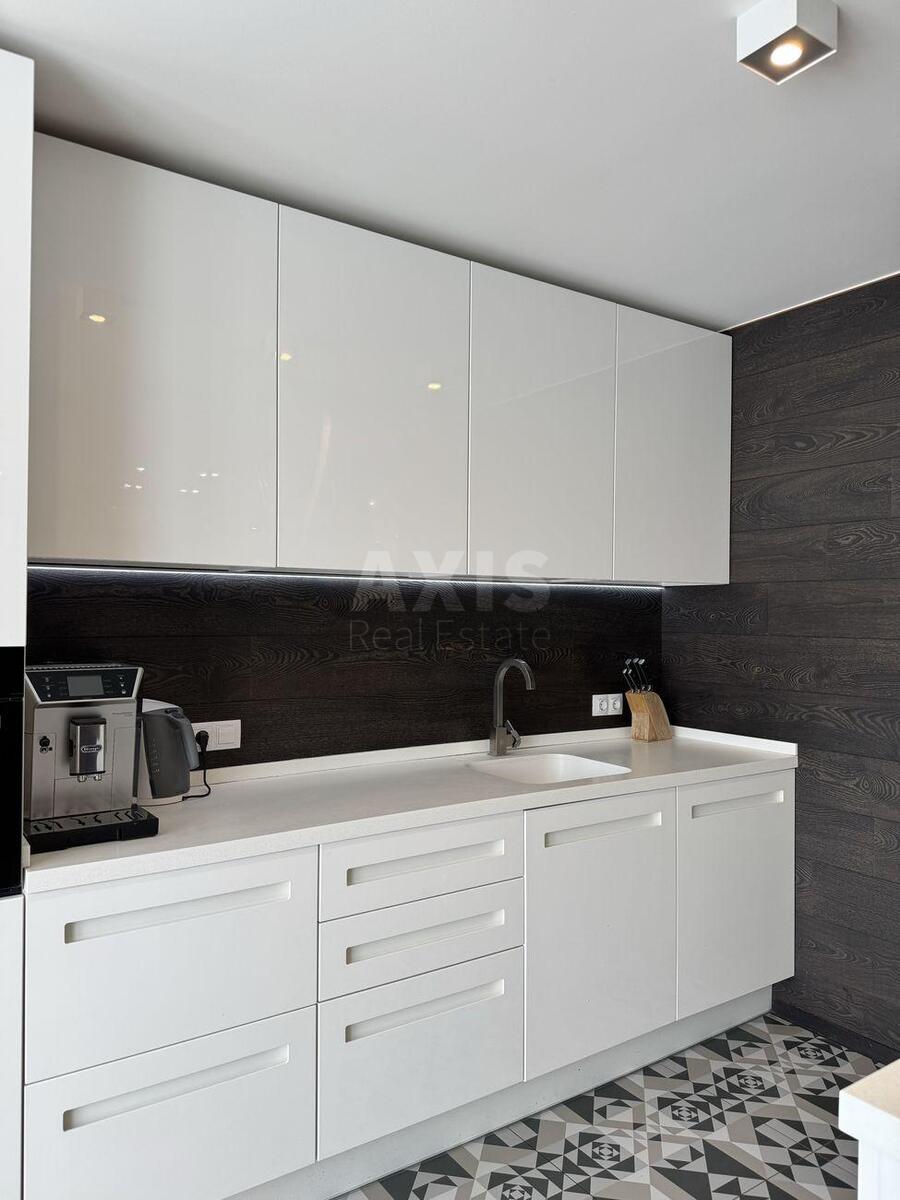 3k apartment nab. Dniprovs'ka 25