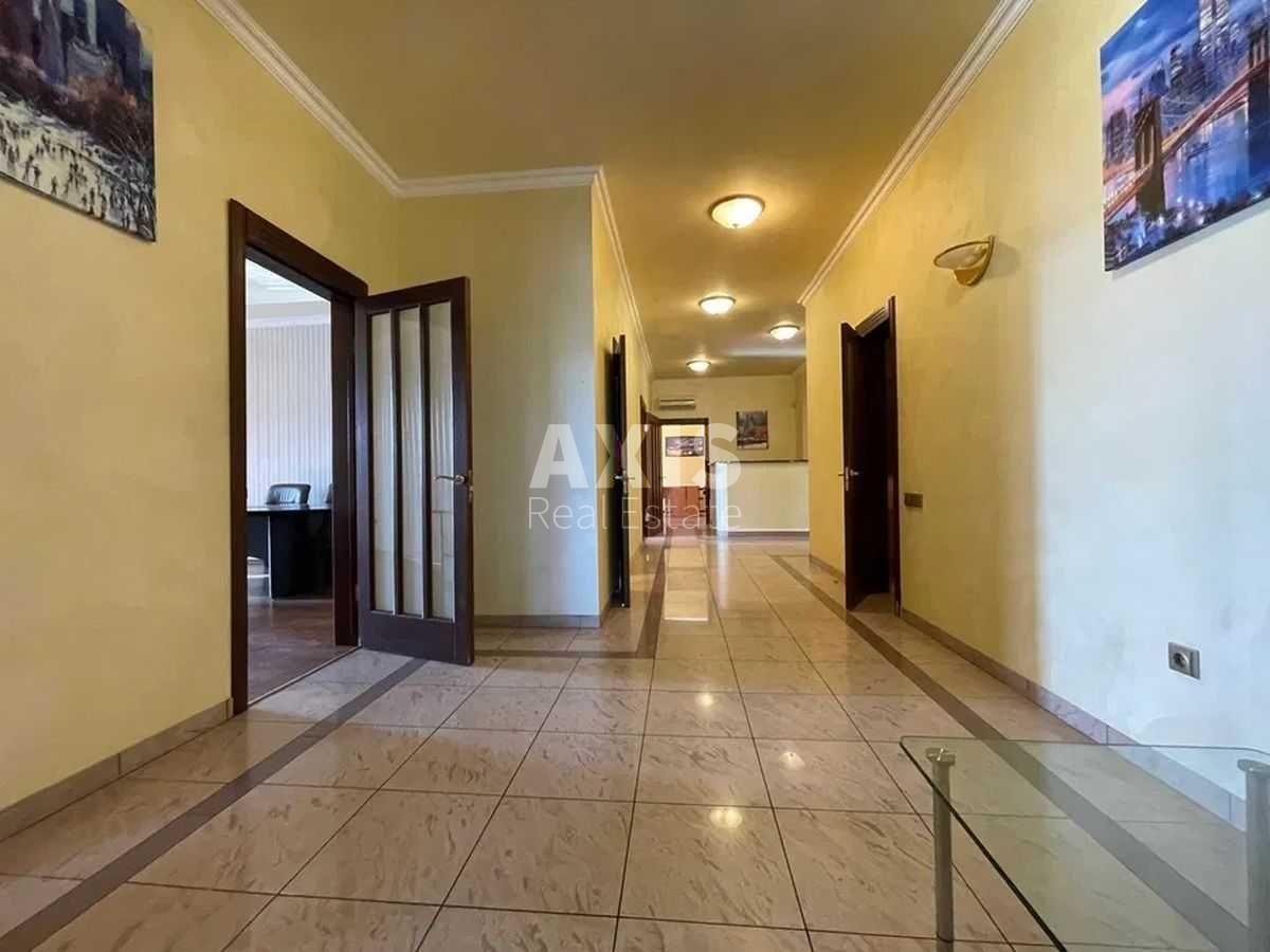 Office vul. Rustaveli Shota 44, 180m2598141