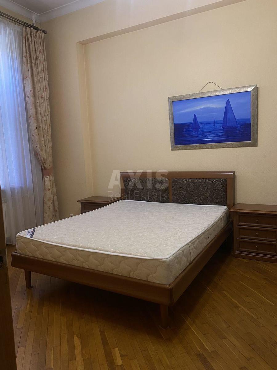 2k apartment vul. Zhyljans'ka 34