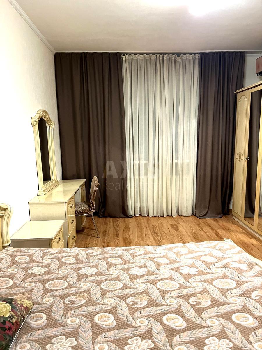 3k apartment vul. Sribnokil's'ka 16243811