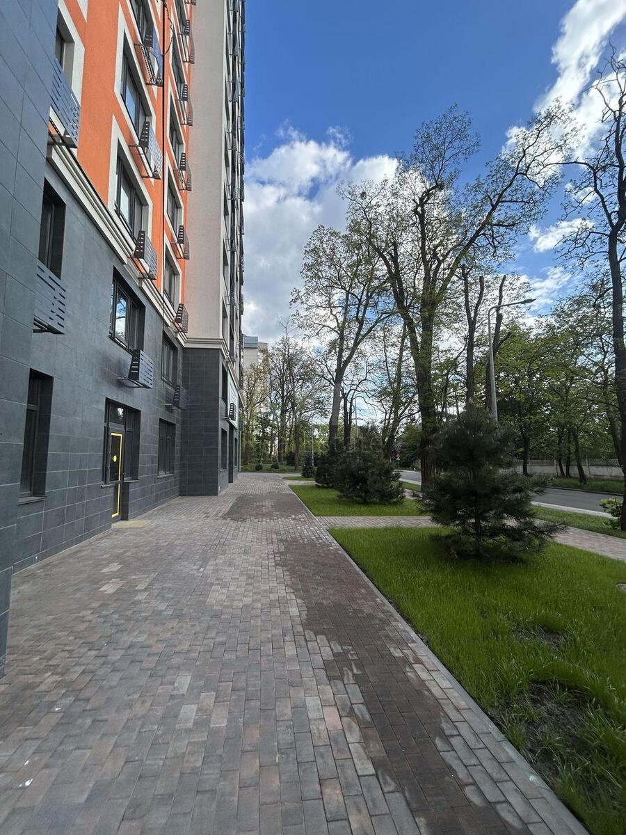 Service object vul. Zhyvopysna 3, 102m2576860