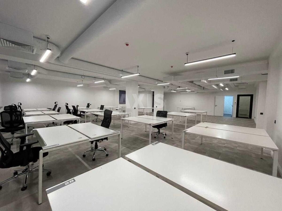 Office vul. Saksagans'kogo 53/80, 197m25