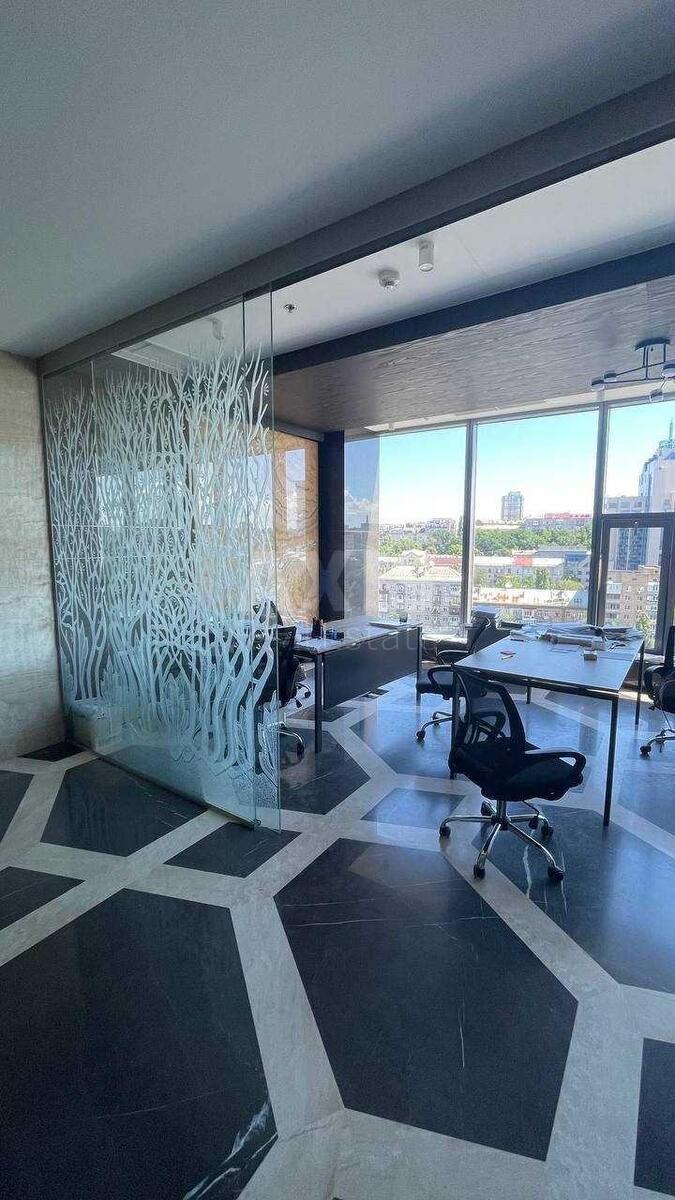 Office pl. Sportyvna 1А, 118m20