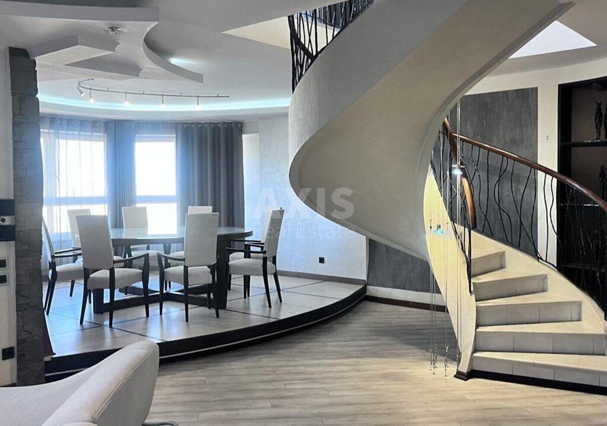 3k apartment vul. Ahmatovoi' Anny 13Г595021