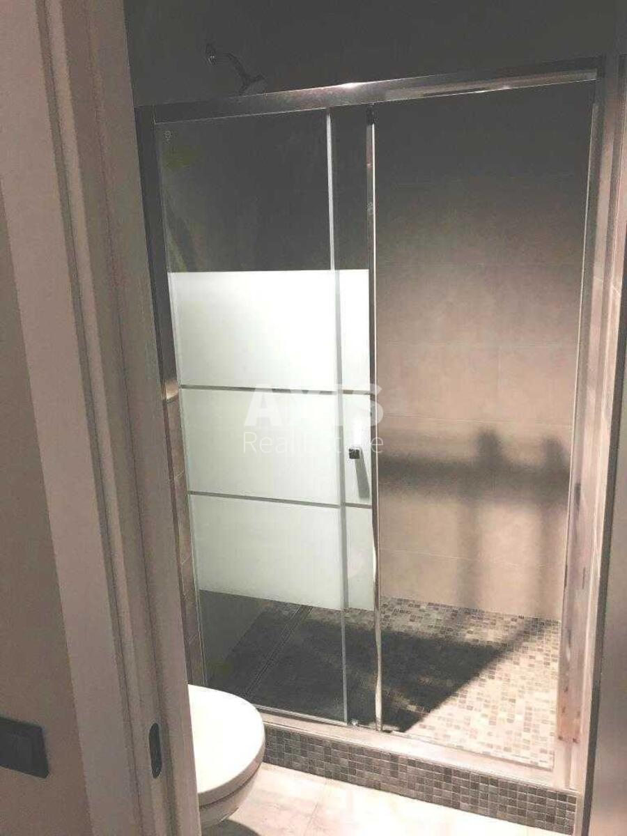 Office vul. Lypkivs'kogo Vasylja Mytropolyta 37Б, 125m25551811