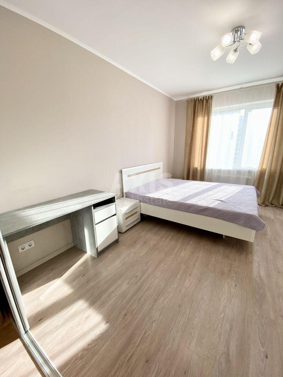 1k apartment vul. Petra Kalnyshevs'kogo 143
