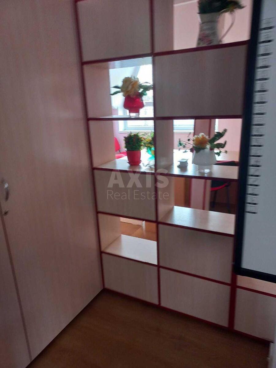 Office vul. Zodchyh 52, 60m21