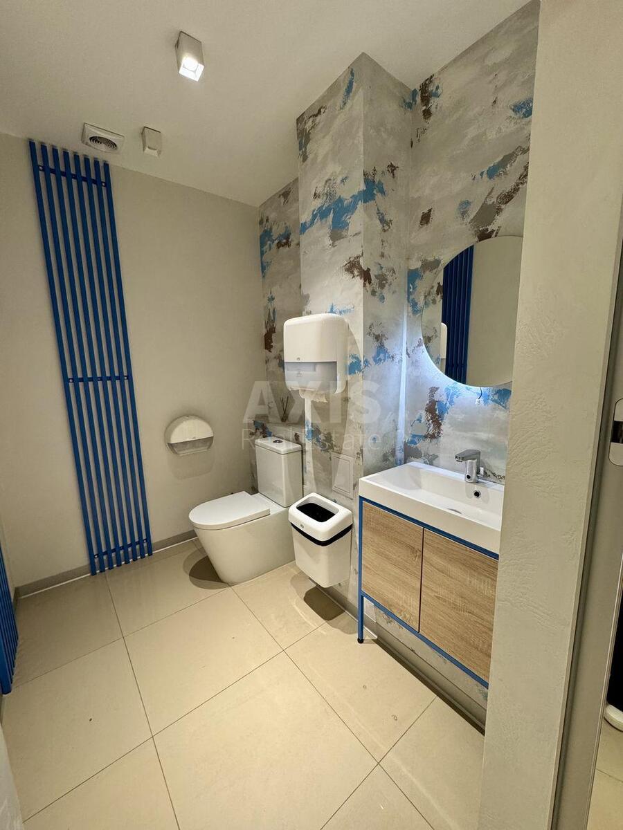 Office vul. Obolons'ka naberezhna 19, 352m21