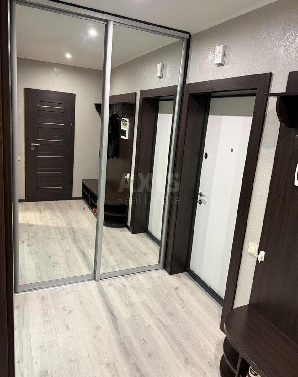 1k apartment vul. Revuc'kogo 40В633757