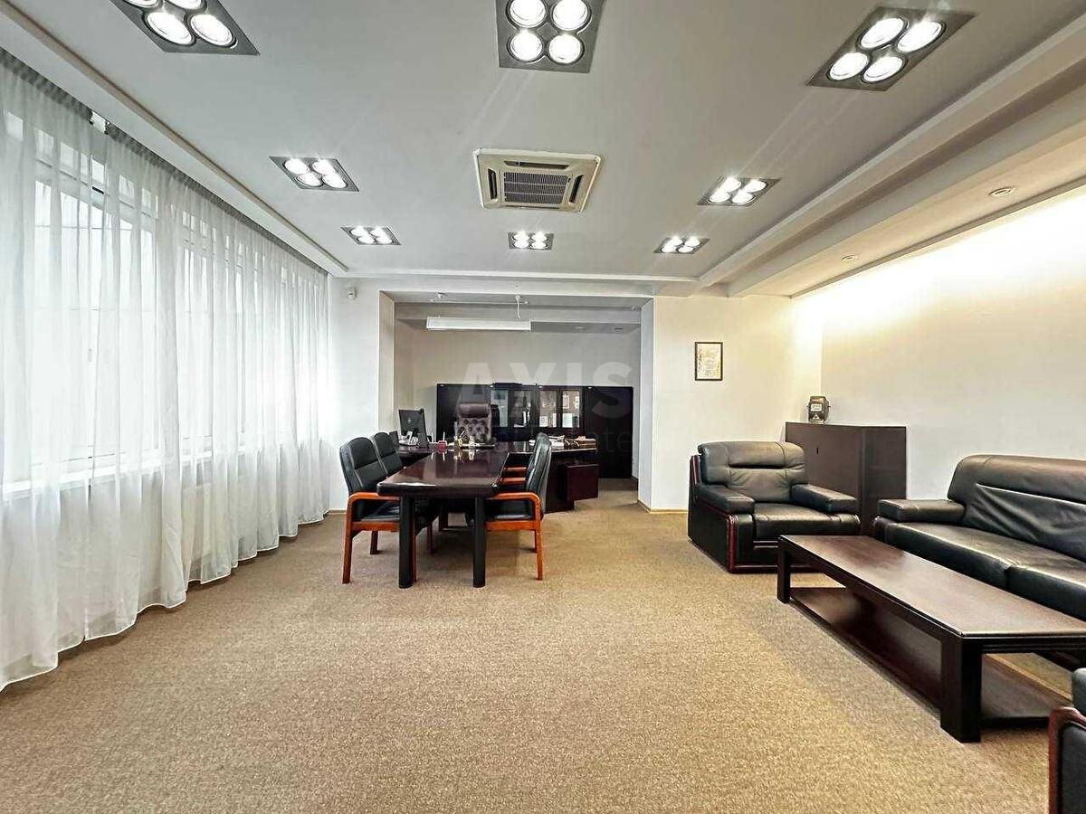 Office vul. Strutyns'kogo Sergija 8, 708m2625854