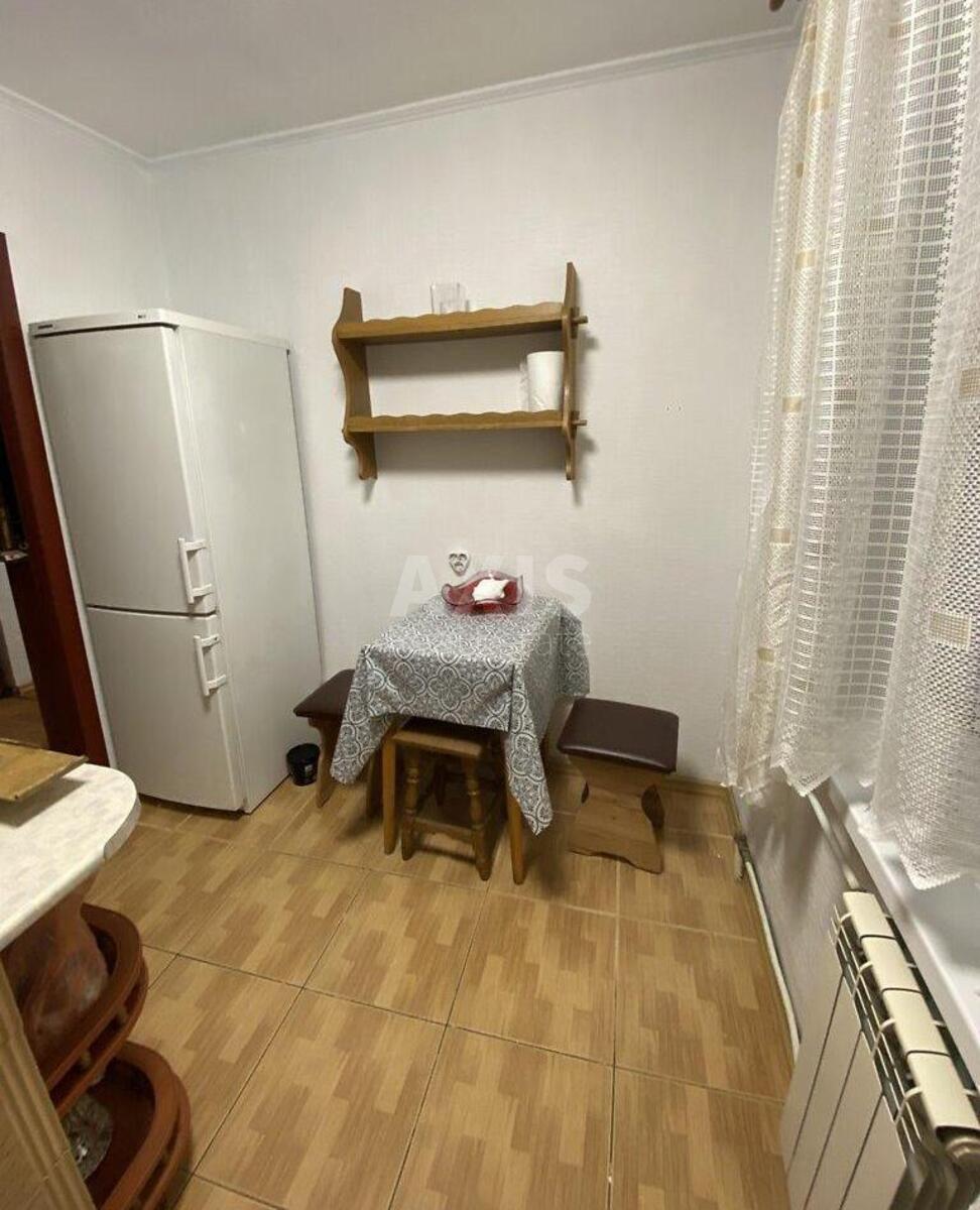 1k apartment vul. Symyrenka 7Б0