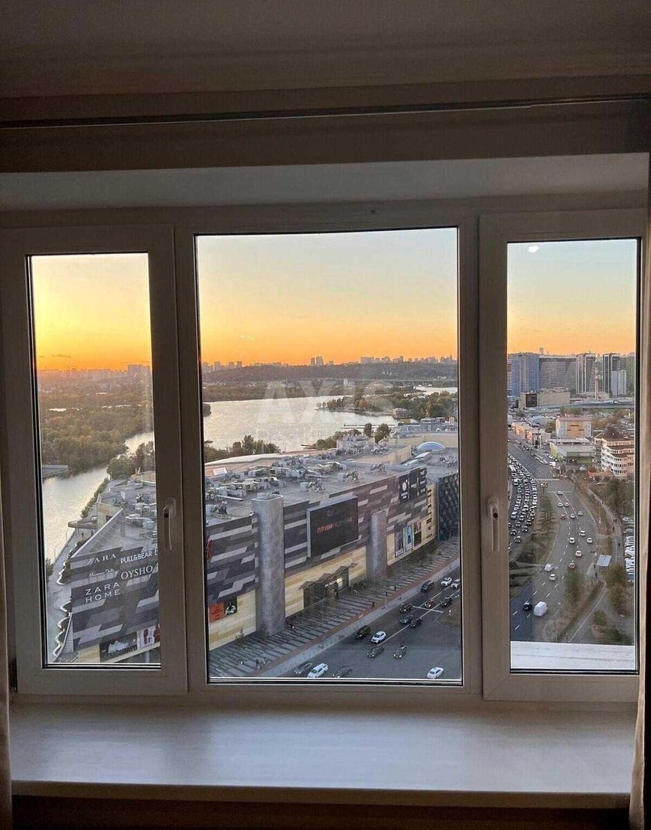 3к квартира ул. Ахматовой Анны 476288512