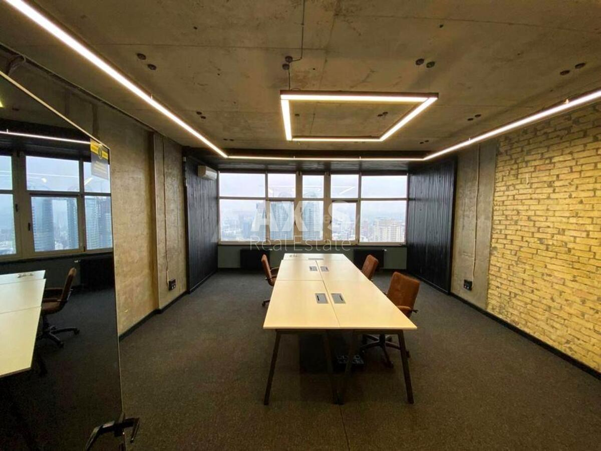 Office vul. Jevgena Konoval'cja 44А, 237m2593878