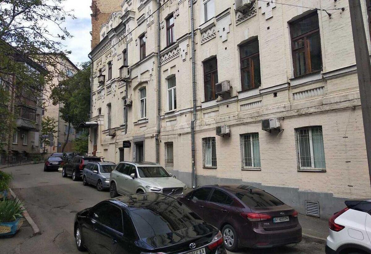 Офіс вул. Малопідвальна 12, 80м2
