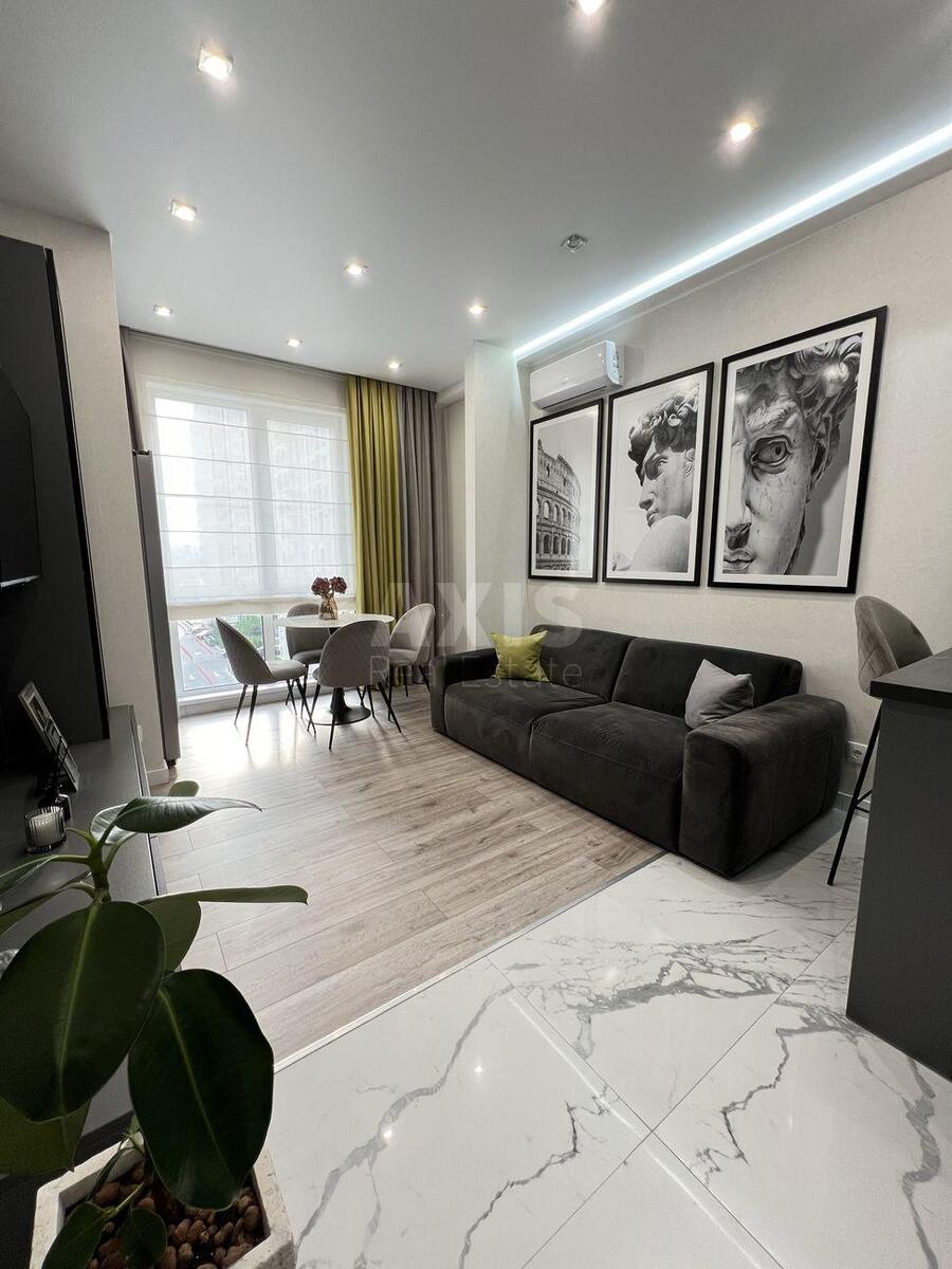 3к квартира ул. Михаила Максимовича 24617440