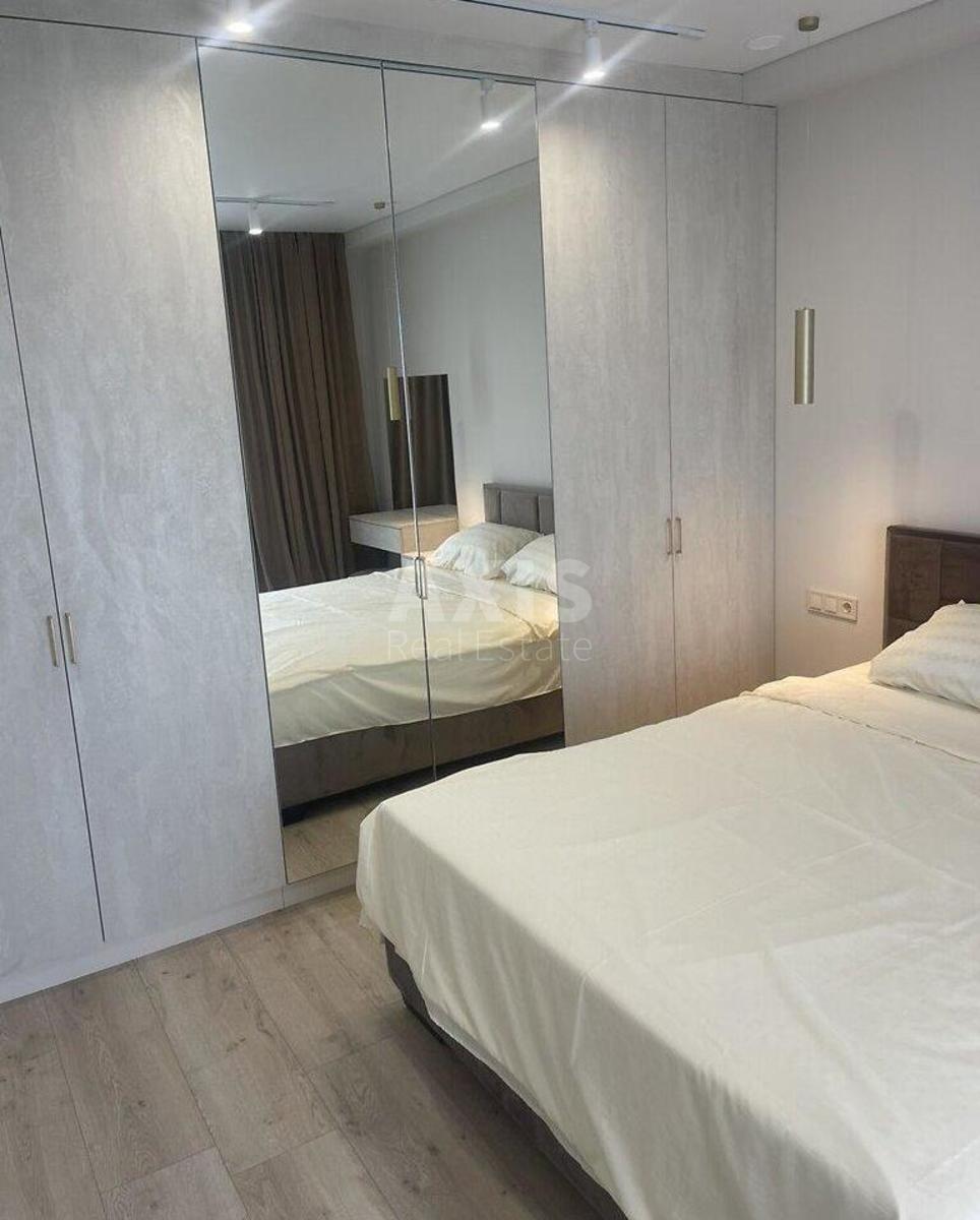 2k apartment vul. Yulia Zdanovska 46/1