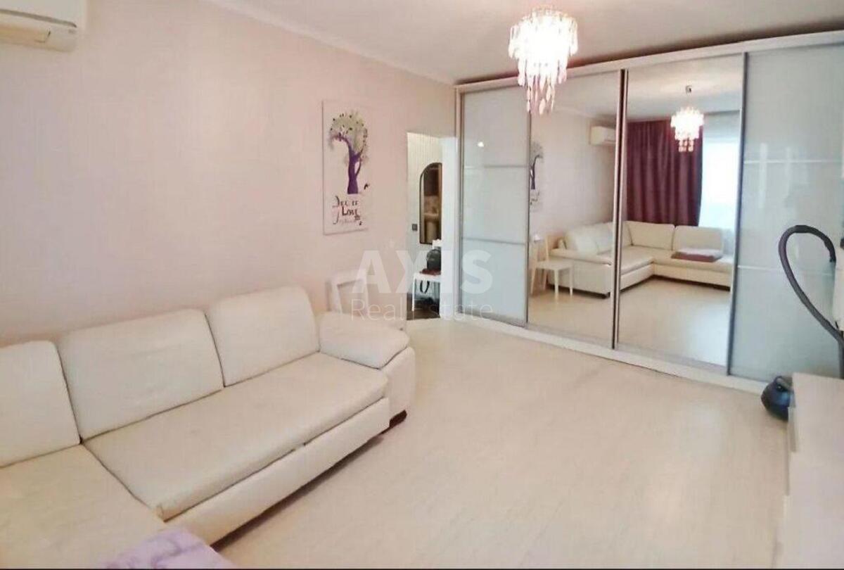 1k apartment vul. Pryozerna 12А630110