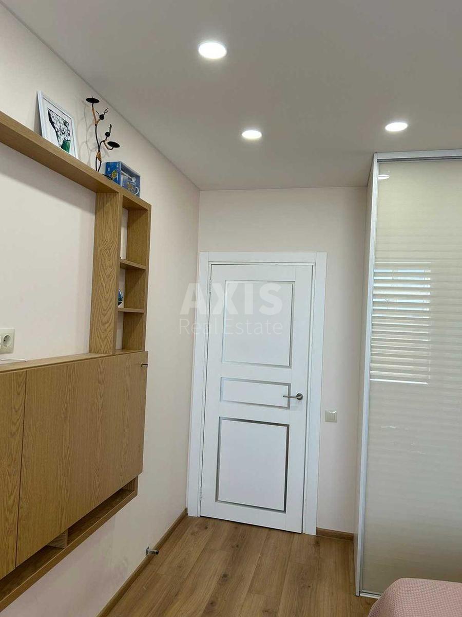 2k apartment vul. Sverstjuka Jevgena 69