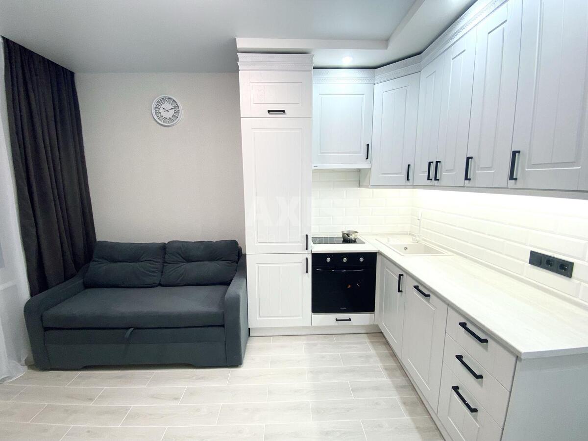 1k apartment vul. Sverstjuka Jevgena 4
