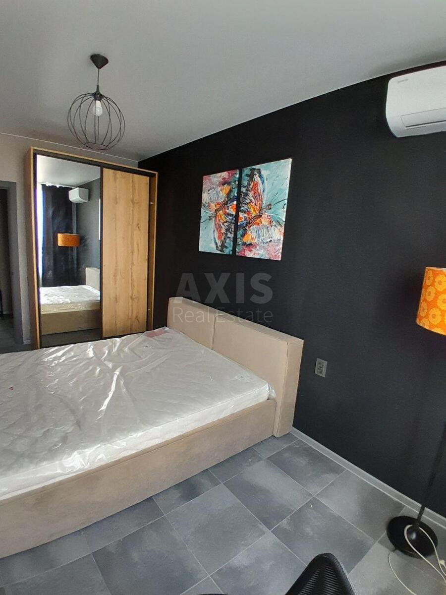 1k apartment nab. Dniprovs'ka 17В4