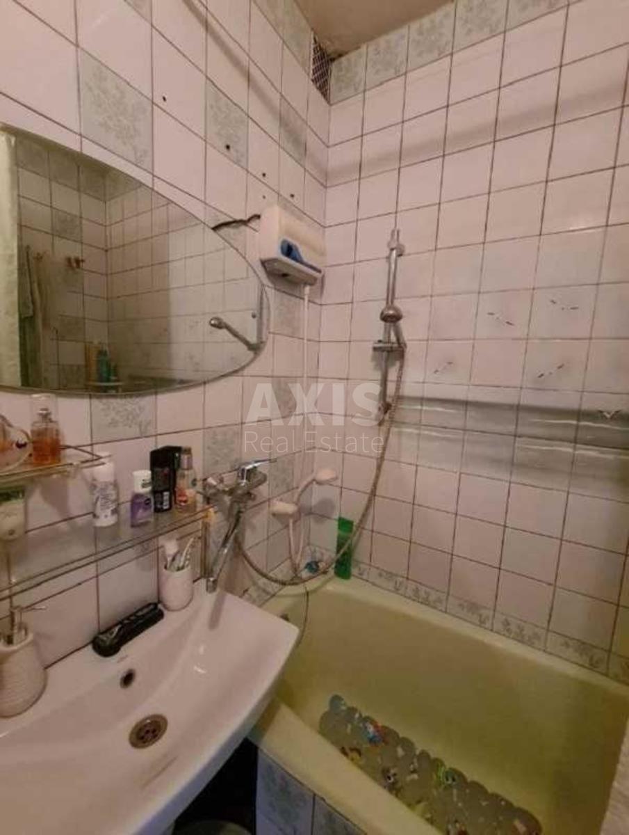 2k apartment pr-t Majakovs'kogo Volodymyra 8Б3