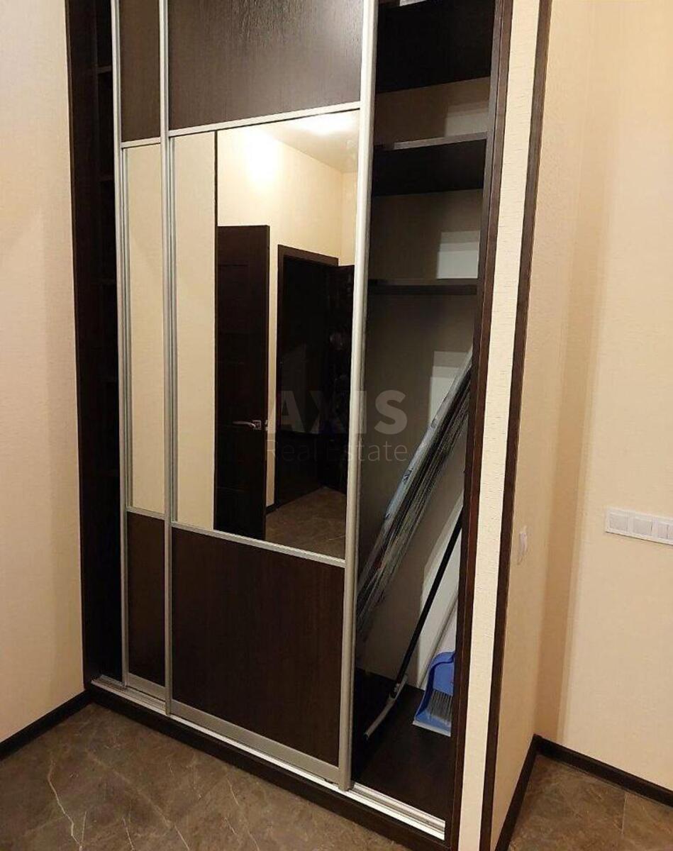 2k apartment vul. Mel'nykova 18Б8