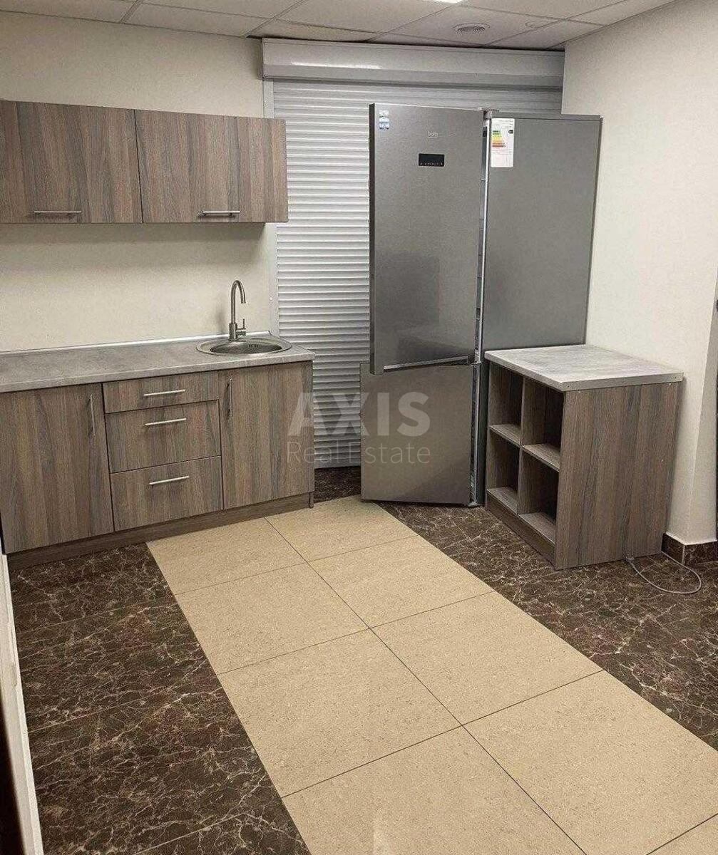 Office vul. Saksagans'kogo 40/85, 256m24