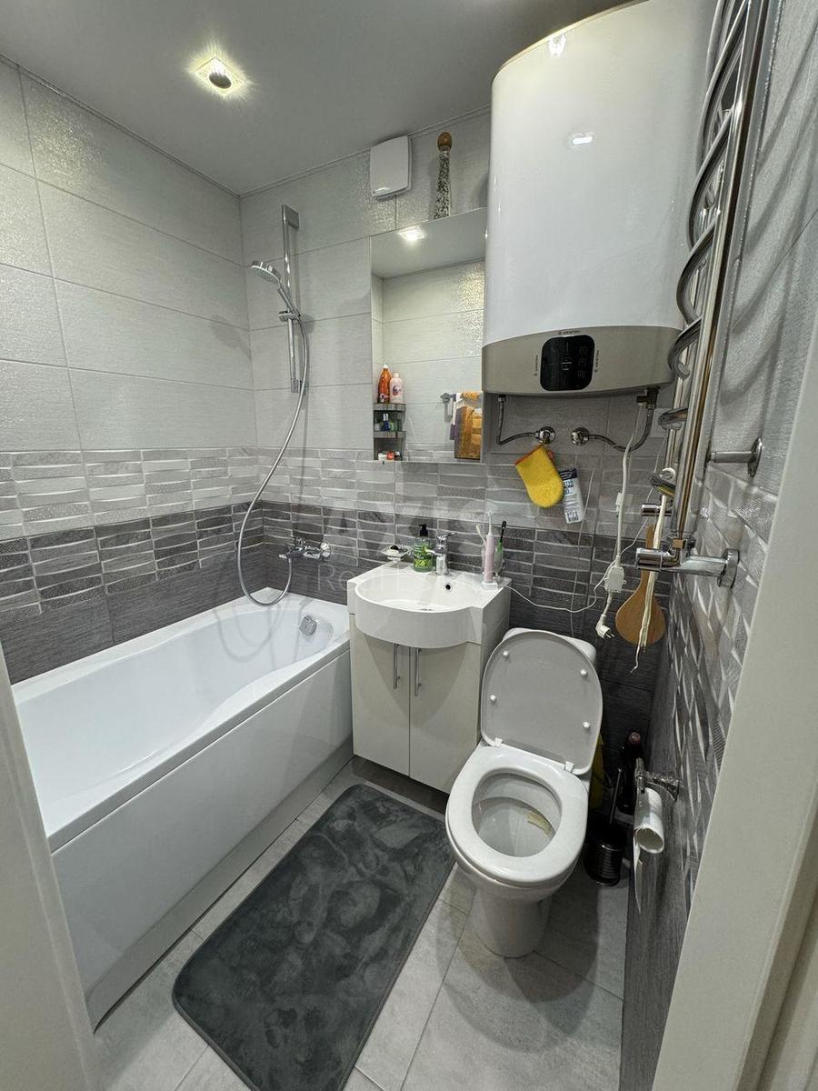 2k apartment nab. Rusanivs'ka 83