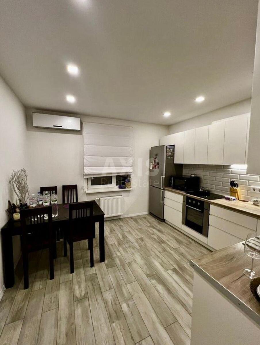 2k apartment vul. Dragomanova 40/3